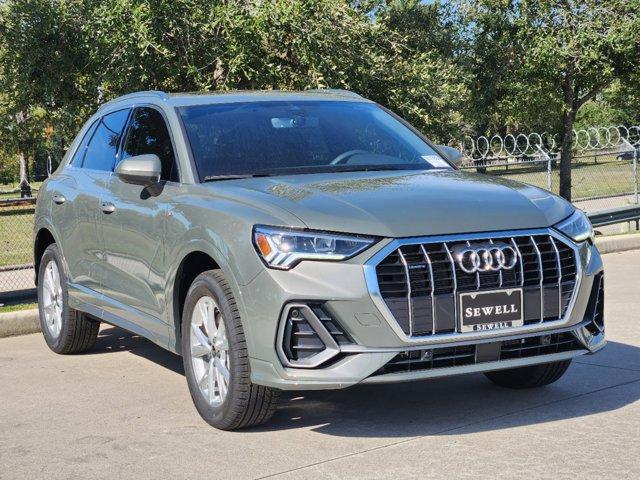 2025 Audi Q3 Vehicle Photo in HOUSTON, TX 77090