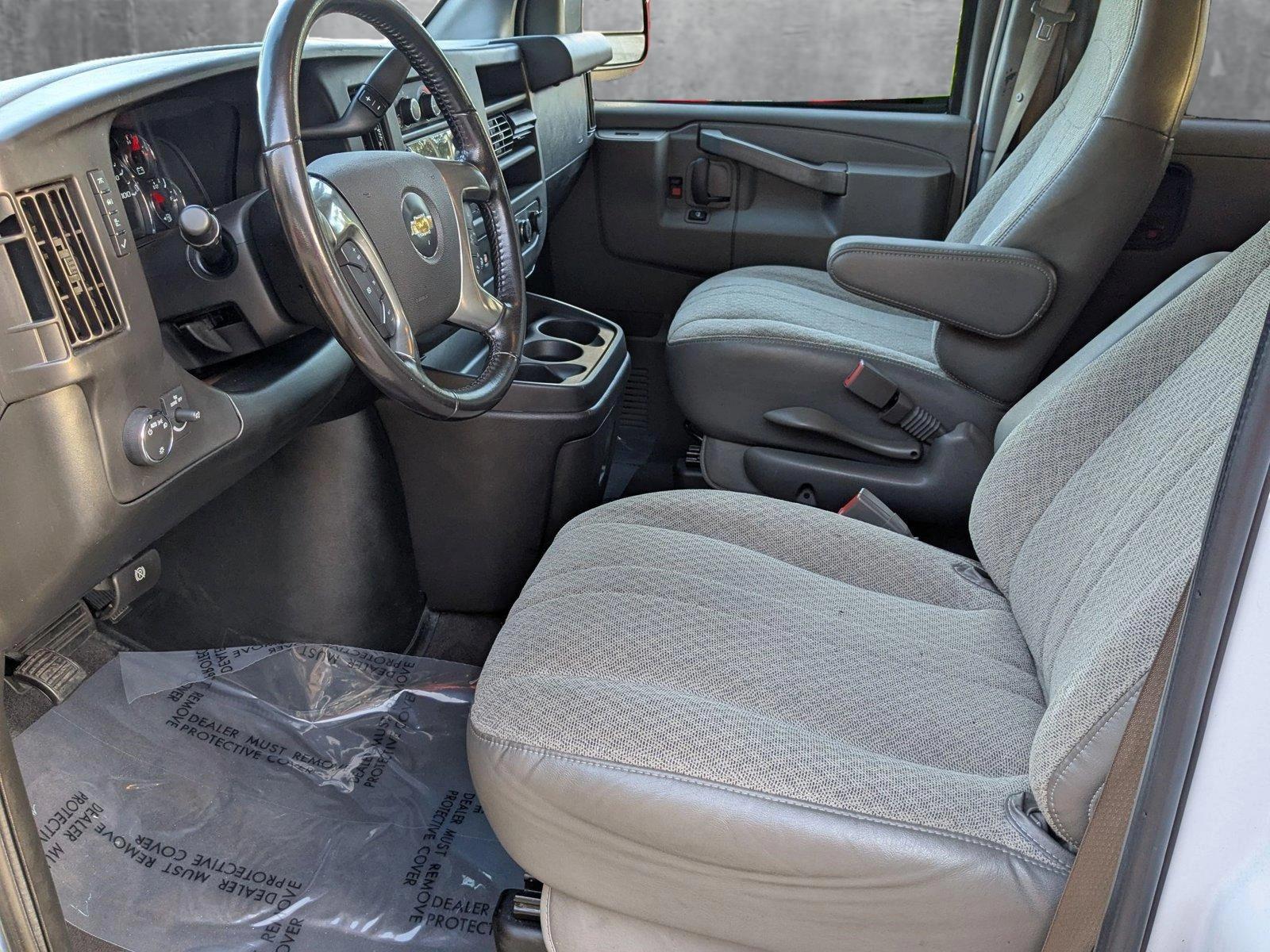 2019 Chevrolet Express Passenger Vehicle Photo in PEMBROKE PINES, FL 33024-6534