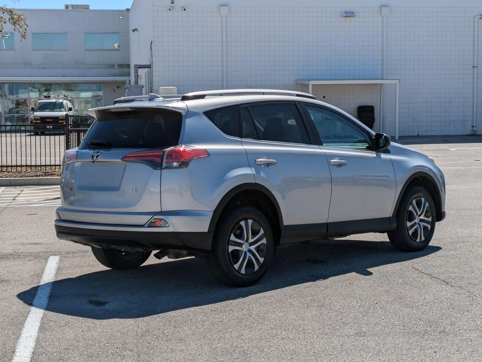 2018 Toyota RAV4 Vehicle Photo in Corpus Christi, TX 78415