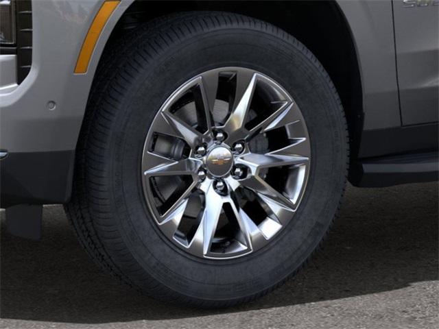 2025 Chevrolet Suburban Vehicle Photo in ENGLEWOOD, CO 80113-6708