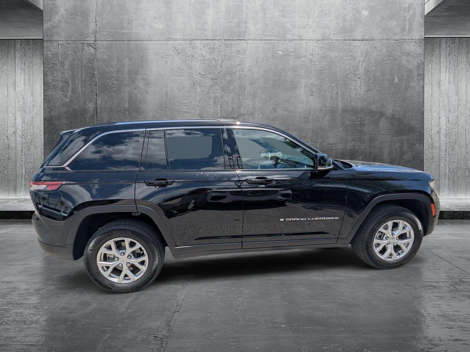 2023 Jeep Grand Cherokee Vehicle Photo in Delray Beach, FL 33444