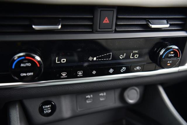 2025 Nissan Rogue Vehicle Photo in Ballwin, MO 63011