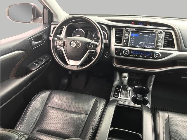 2018 Toyota Highlander Vehicle Photo in GREEN BAY, WI 54303-3330