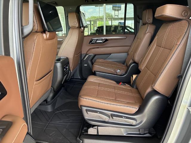 2025 Chevrolet Suburban Vehicle Photo in MANHATTAN, KS 66502-5036