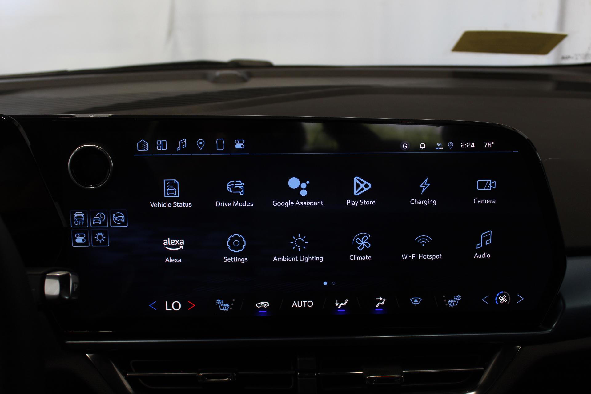 2025 Chevrolet Equinox EV Vehicle Photo in NORTHAMPTON, MA 01060-1120