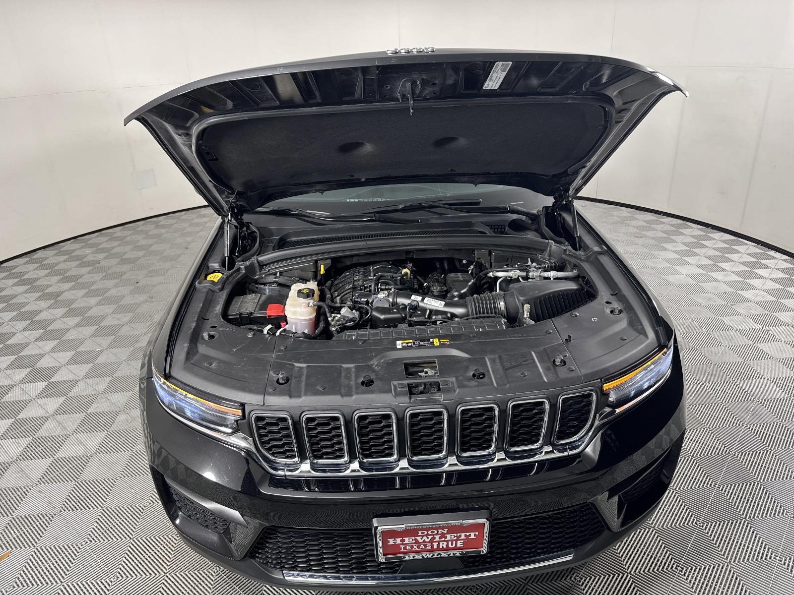 2024 Jeep Grand Cherokee Vehicle Photo in GEORGETOWN, TX 78626-7508