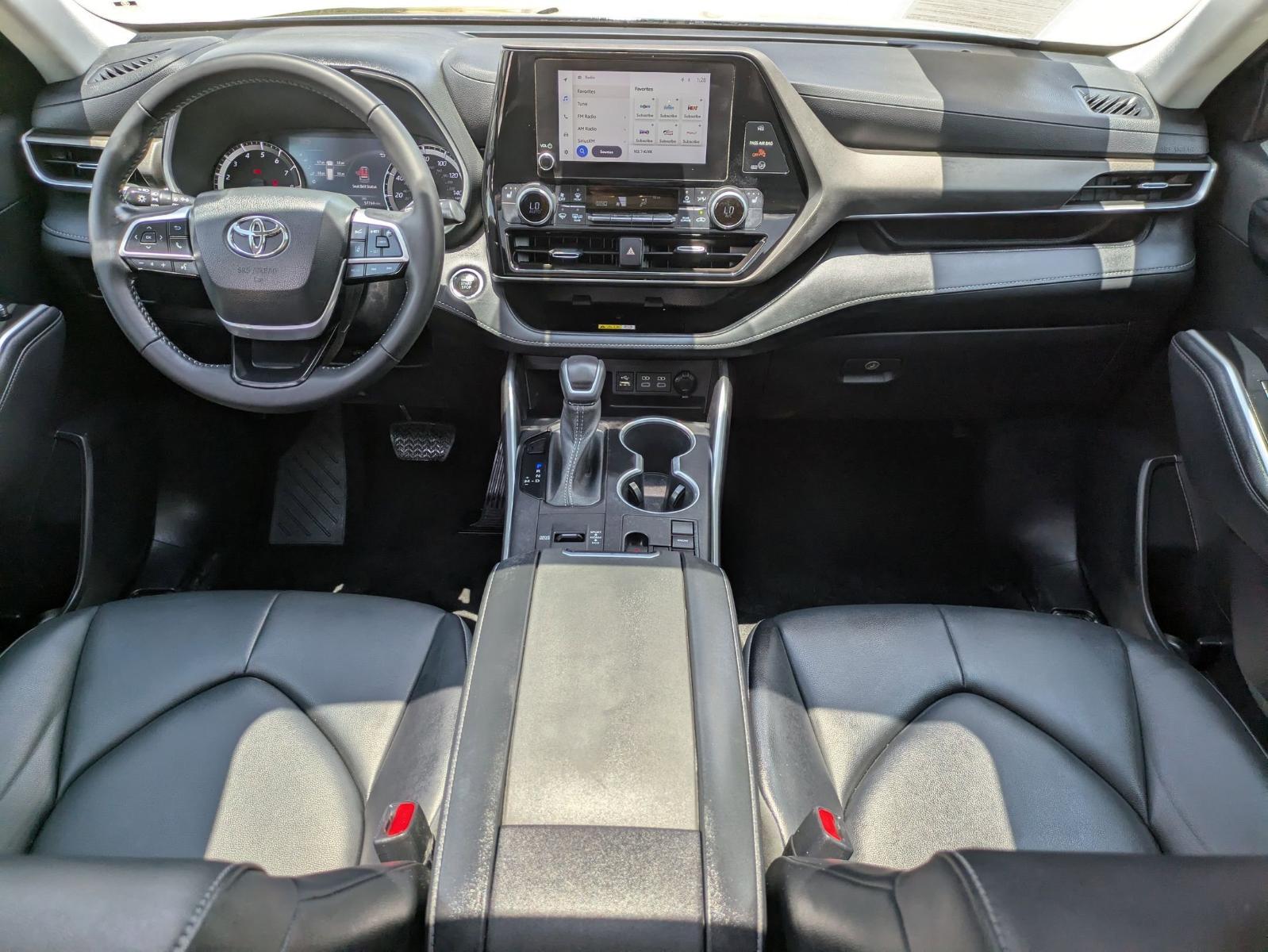2023 Toyota Highlander Vehicle Photo in SELMA, TX 78154-1460
