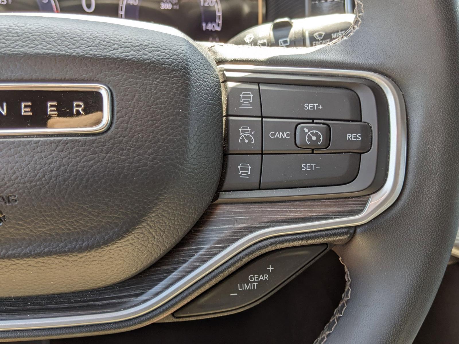 2023 Jeep Wagoneer L Vehicle Photo in Seguin, TX 78155