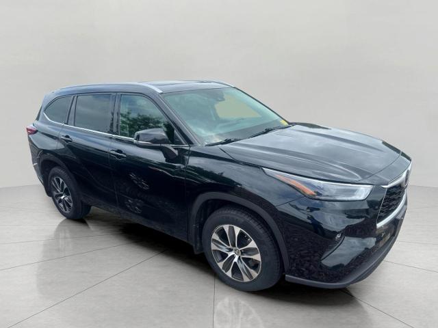 2022 Toyota Highlander Vehicle Photo in MIDDLETON, WI 53562-1492
