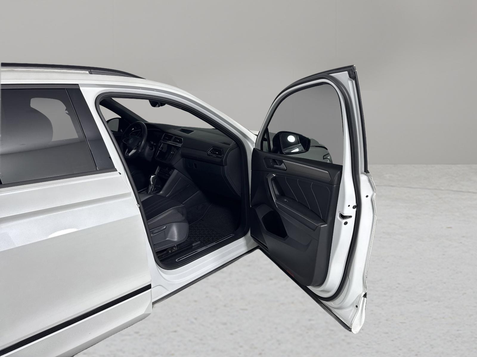 2023 Volkswagen Tiguan Vehicle Photo in Georgetown, TX 78626