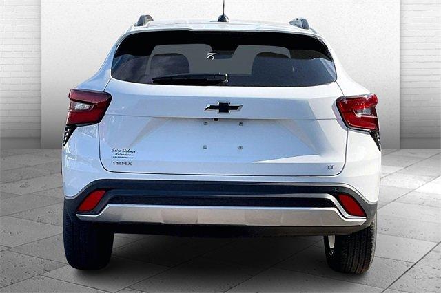 2025 Chevrolet Trax Vehicle Photo in TOPEKA, KS 66609-0000