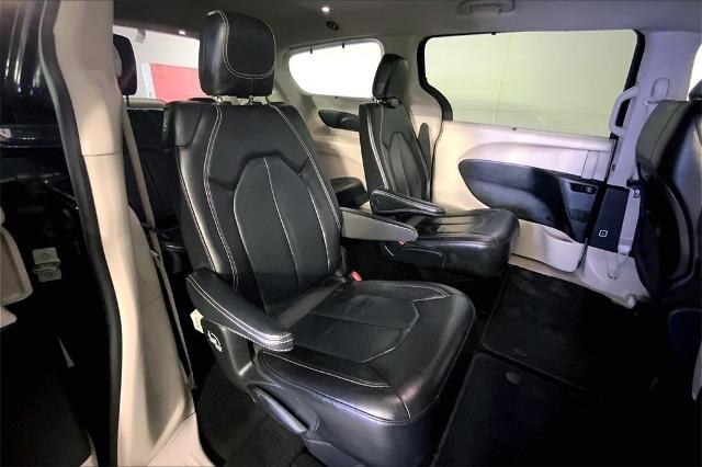 2022 Chrysler Pacifica Vehicle Photo in Kansas City, MO 64114