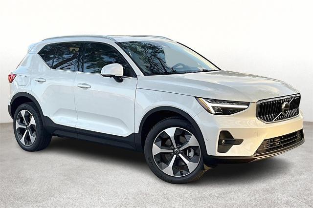 2025 Volvo XC40 Vehicle Photo in Houston, TX 77007