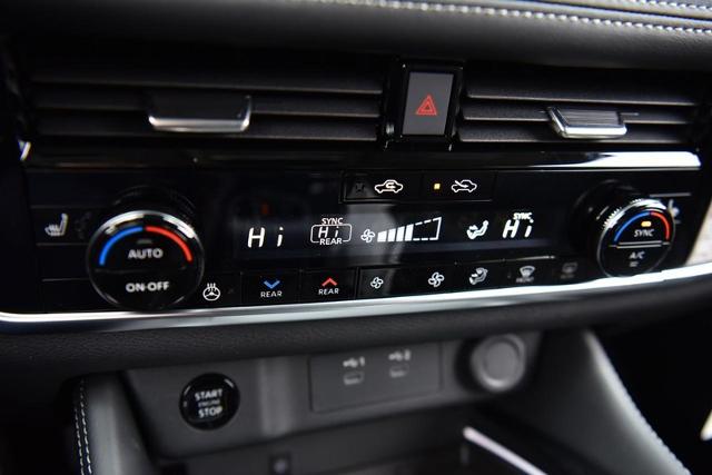 2025 Nissan Rogue Vehicle Photo in Ballwin, MO 63011