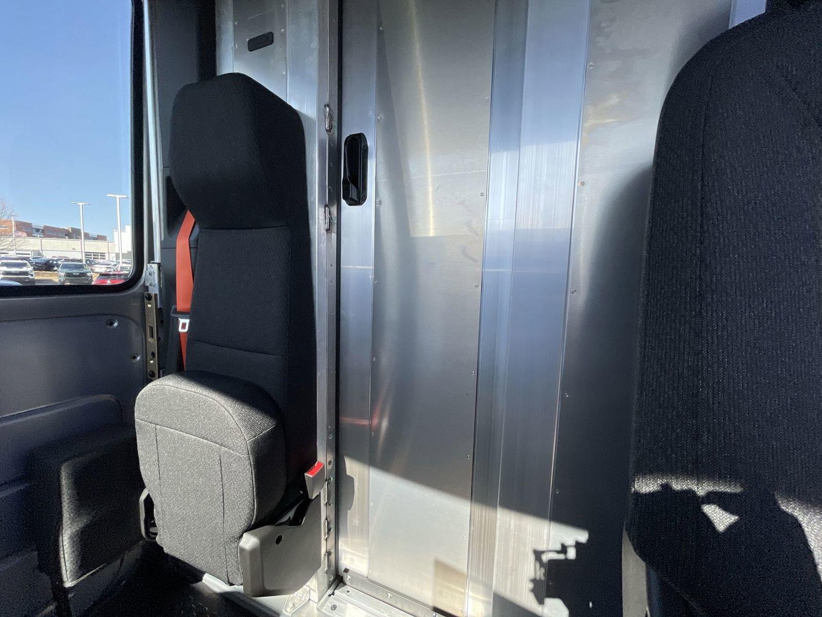 2025 Chevrolet BrightDrop 400 Vehicle Photo in BENTONVILLE, AR 72712-4322
