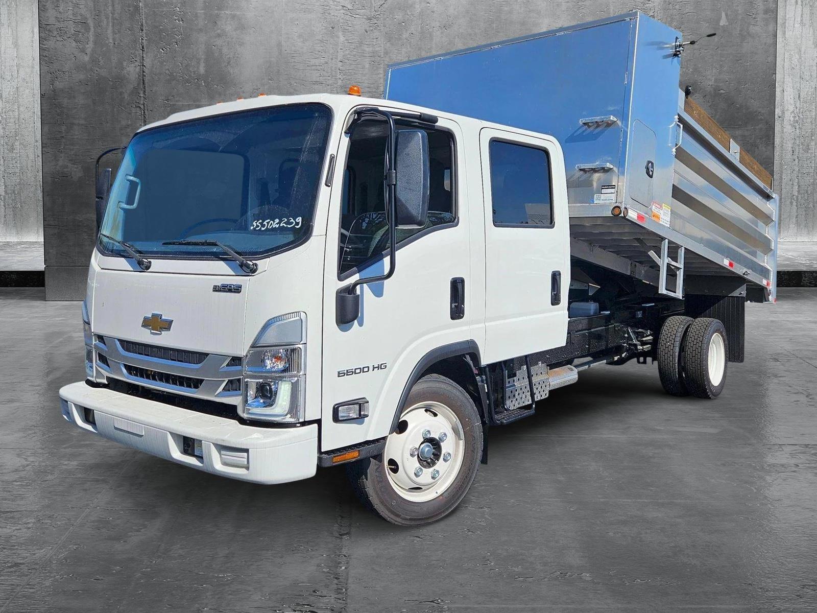 2025 Chevrolet Low Cab Forward 5500 HG Vehicle Photo in GREENACRES, FL 33463-3207