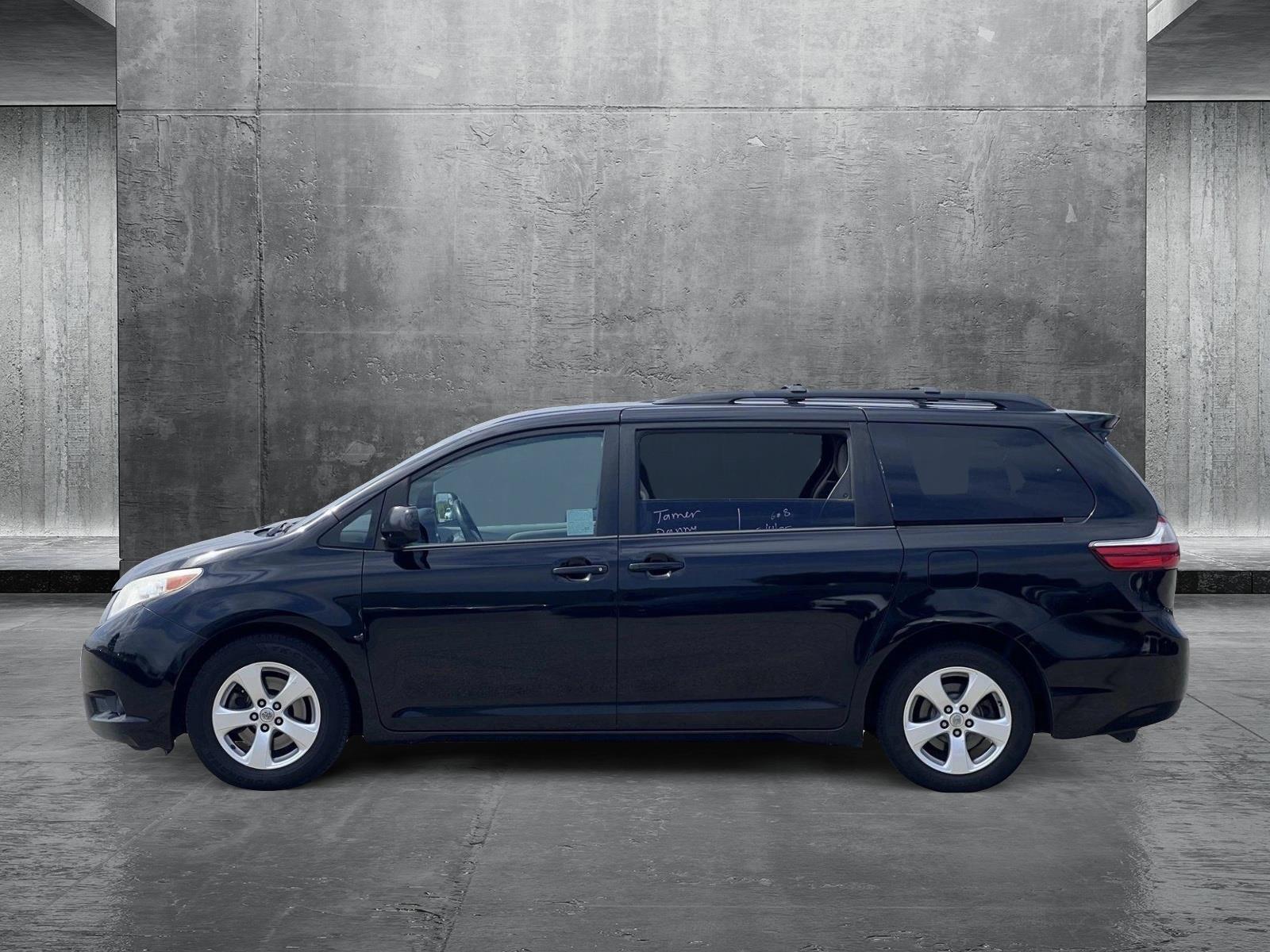 2015 Toyota Sienna Vehicle Photo in Santa Clarita, CA 91355