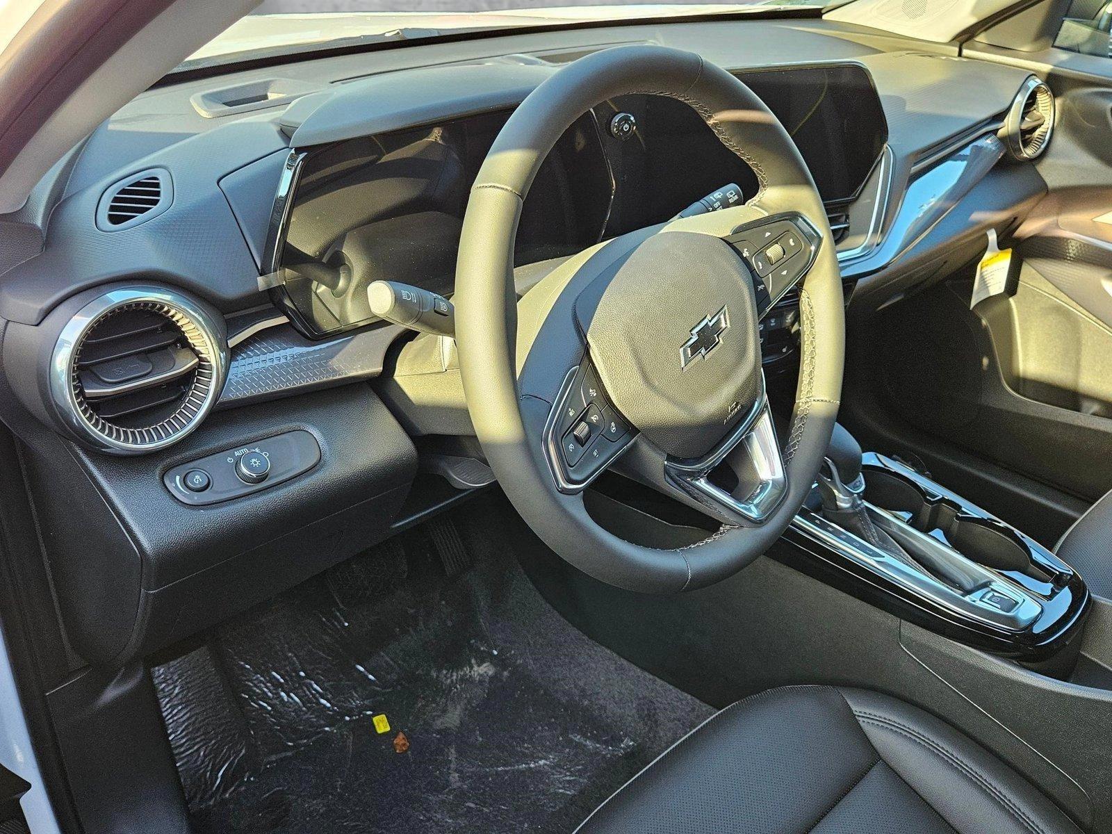 2025 Chevrolet Trax Vehicle Photo in GREENACRES, FL 33463-3207
