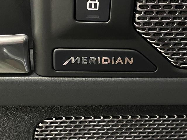 2024 Defender Vehicle Photo in Appleton, WI 54913