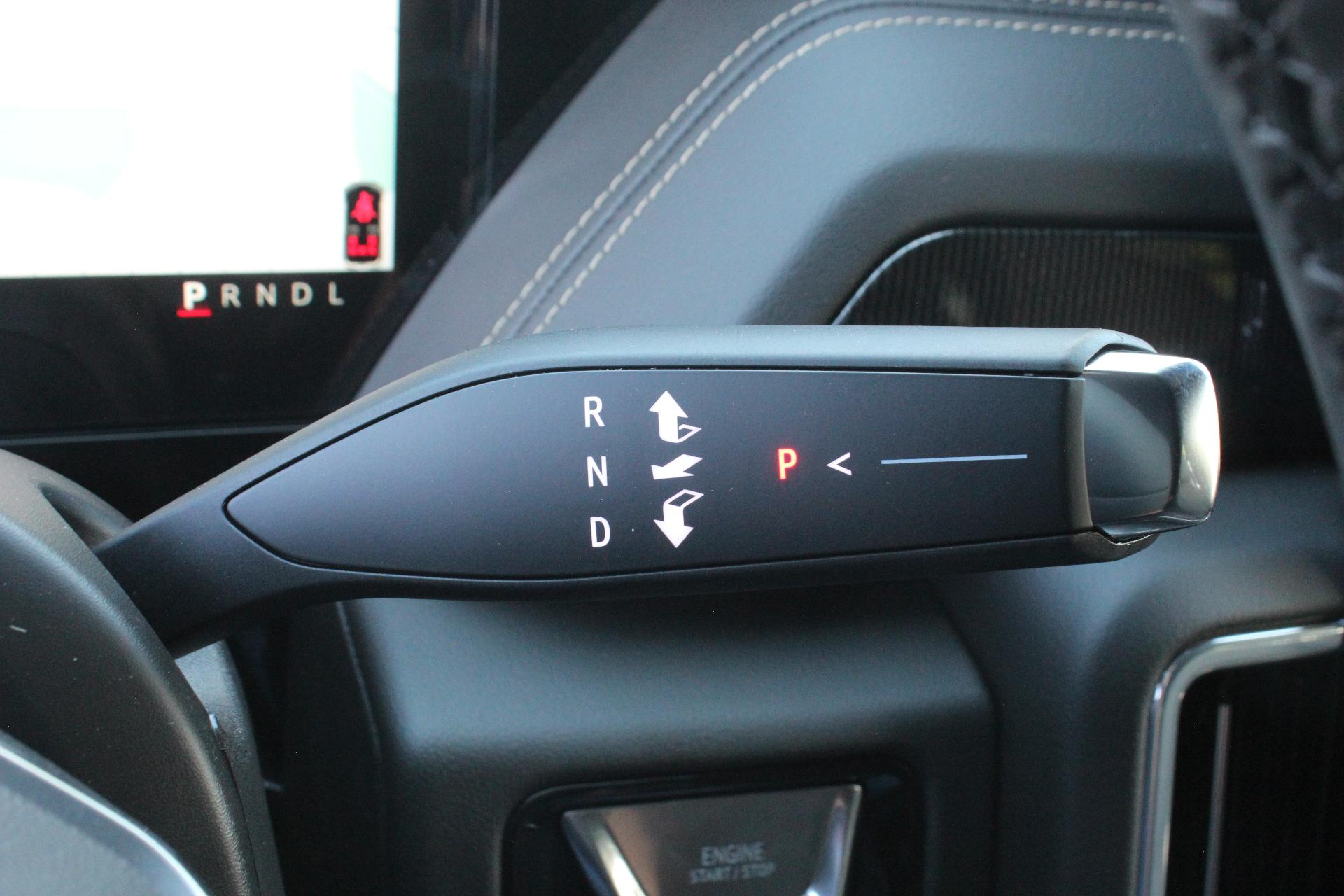 2025 GMC Yukon XL Vehicle Photo in AURORA, CO 80012-4011