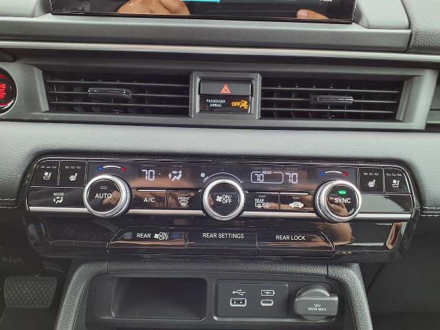 2025 Honda Pilot Vehicle Photo in Oshkosh, WI 54904