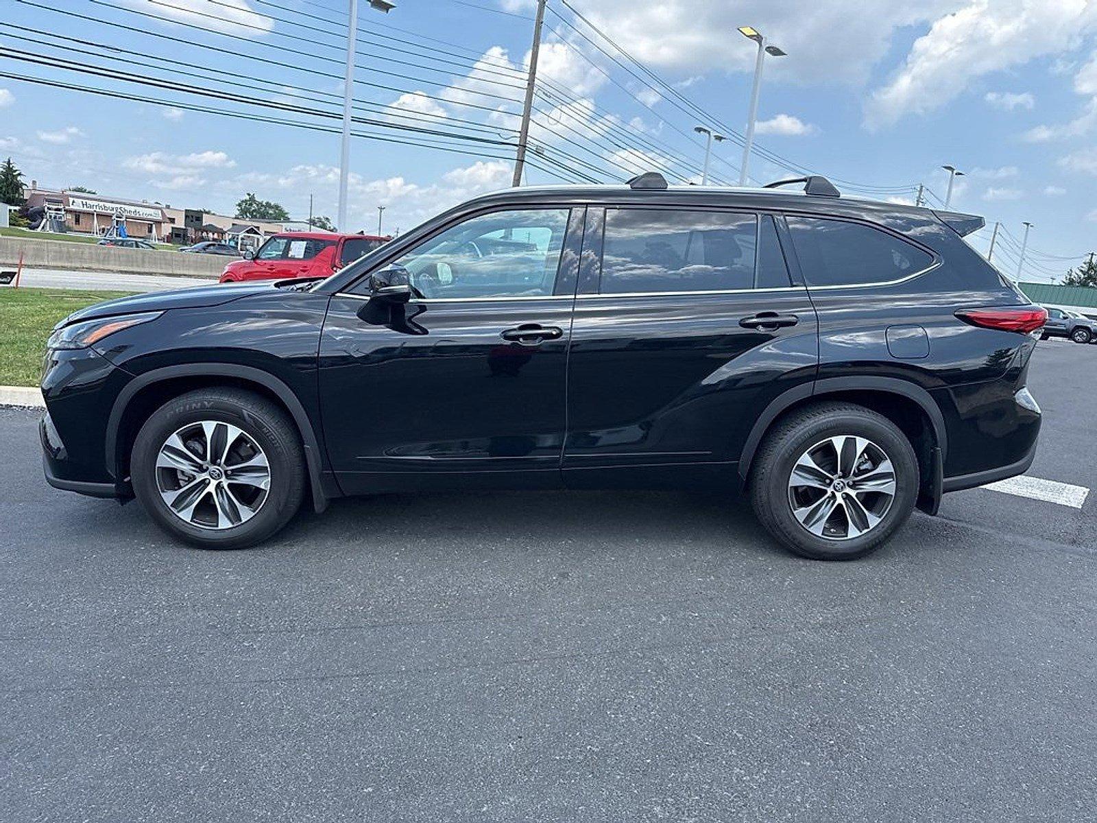 2022 Toyota Highlander Vehicle Photo in Harrisburg, PA 17111