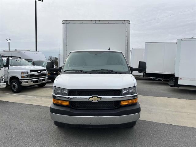 2023 Chevrolet Express Cutaway 3500 Vehicle Photo in ALCOA, TN 37701-3235