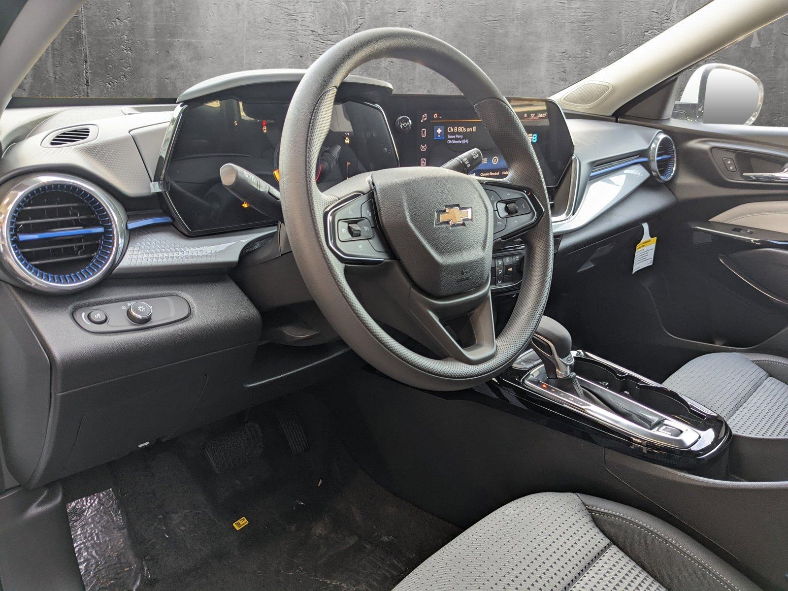 2025 Chevrolet Trax Vehicle Photo in VALENCIA, CA 91355-1705