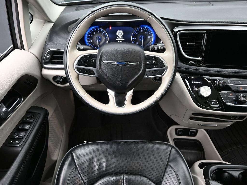 2018 Chrysler Pacifica Vehicle Photo in Marion, IA 52302