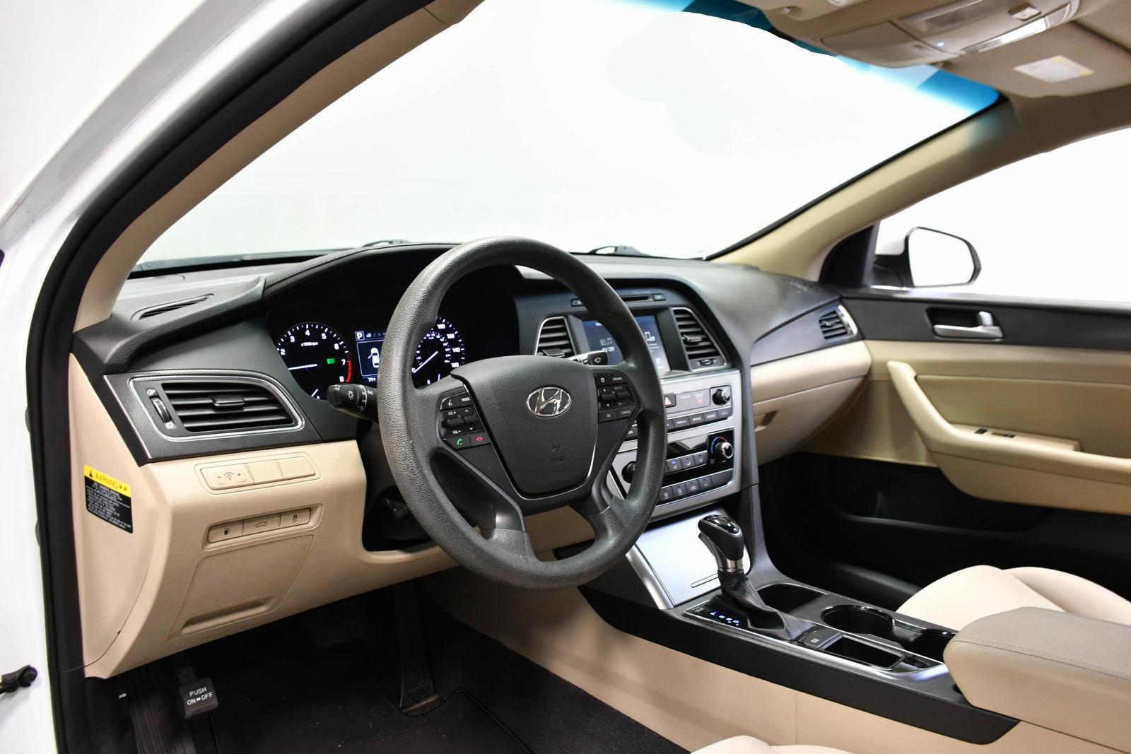 2016 Hyundai SONATA Vehicle Photo in DALLAS, TX 75235