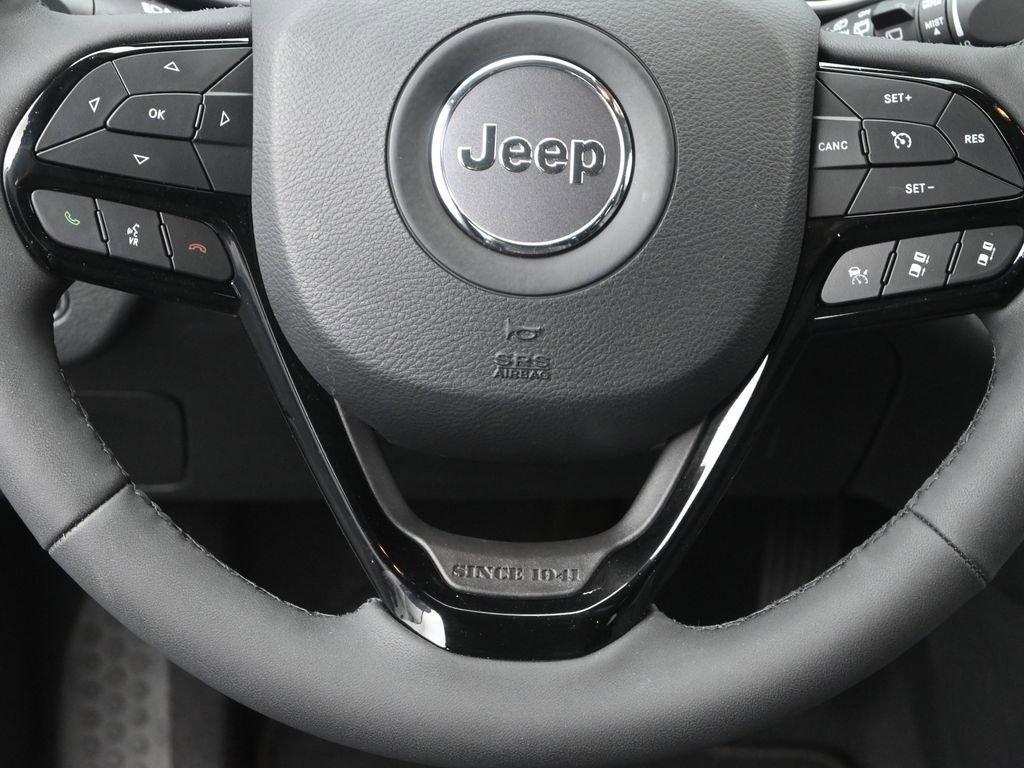 2023 Jeep Cherokee Vehicle Photo in Cedar Rapids, IA 52402