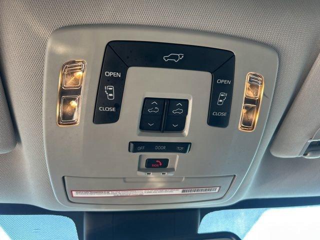 2021 Toyota Sienna Vehicle Photo in MEDINA, OH 44256-9631