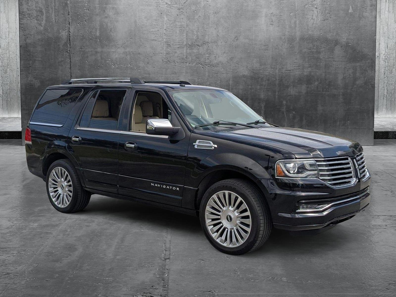 2017 Lincoln Navigator Vehicle Photo in PEMBROKE PINES, FL 33024-6534