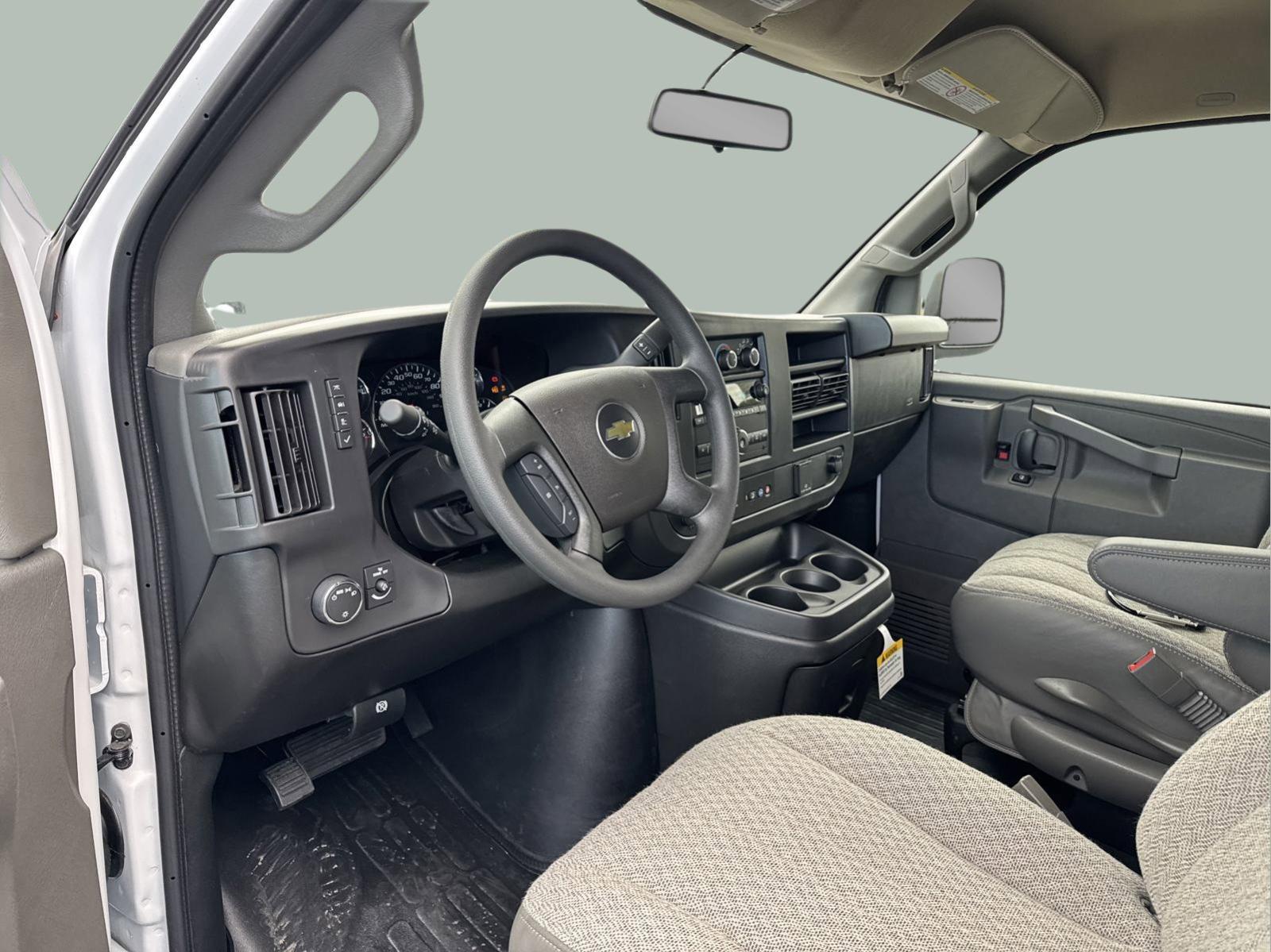 2025 Chevrolet Express Cargo 2500 Vehicle Photo in GEORGETOWN, TX 78626-7508