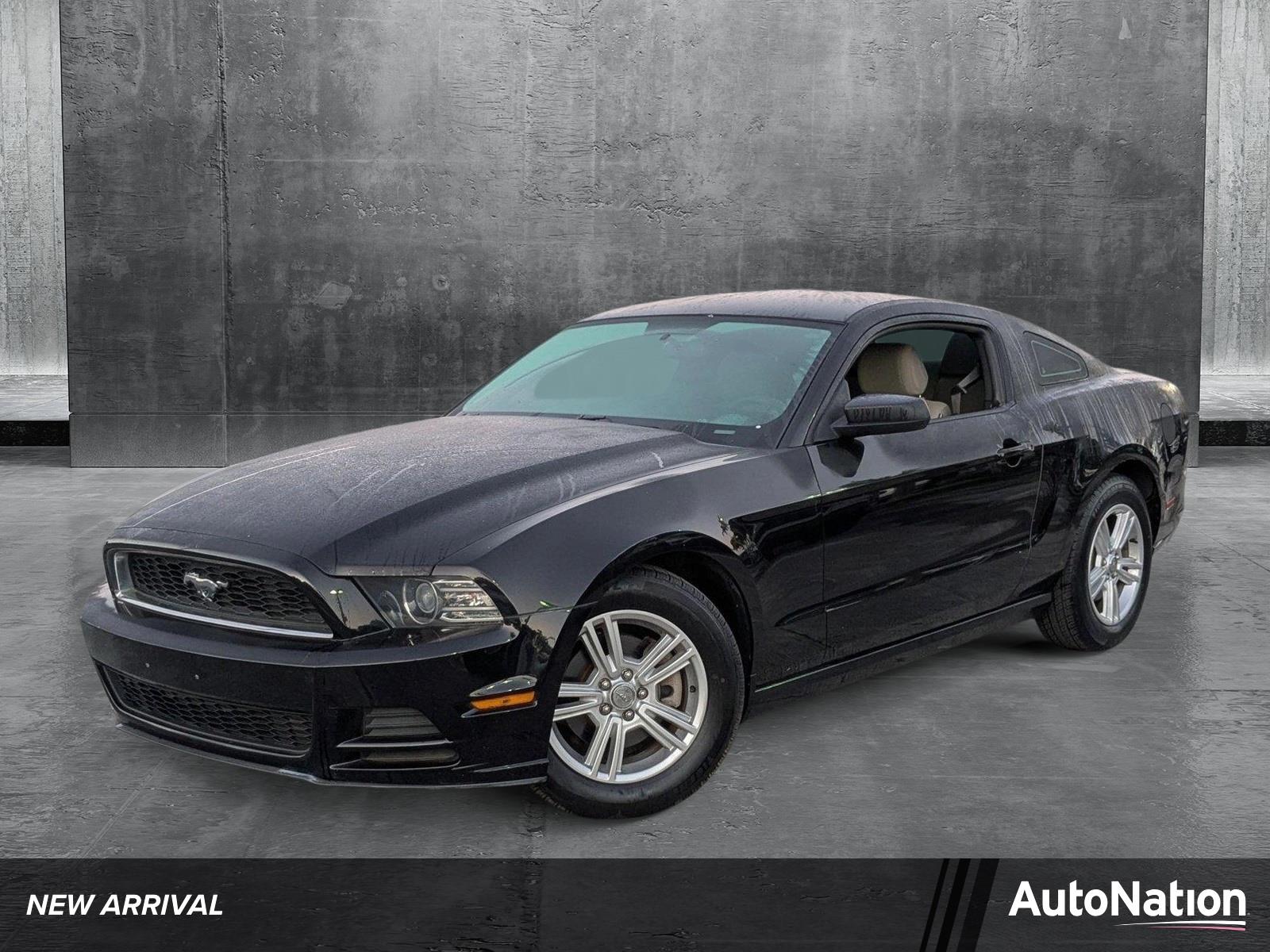 2013 Ford Mustang Vehicle Photo in PEMBROKE PINES, FL 33024-6534