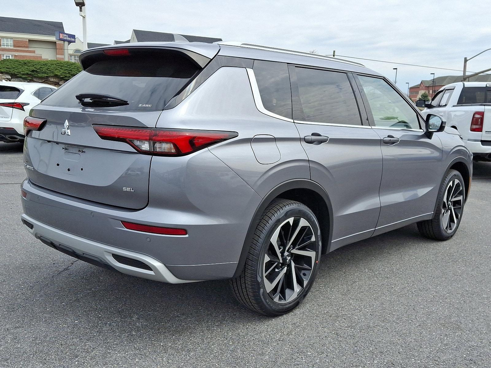 2022 Mitsubishi Outlander Vehicle Photo in Lancaster, PA 17601