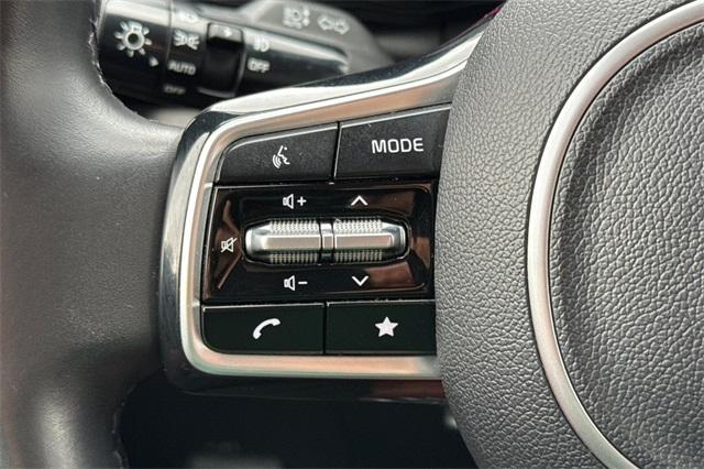 2022 Kia Carnival Vehicle Photo in ELK GROVE, CA 95757-8703