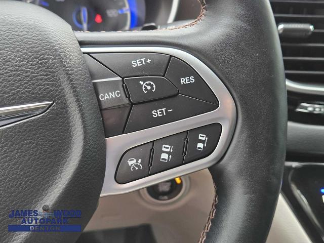 2017 Chrysler Pacifica Vehicle Photo in DENTON, TX 76210-9321