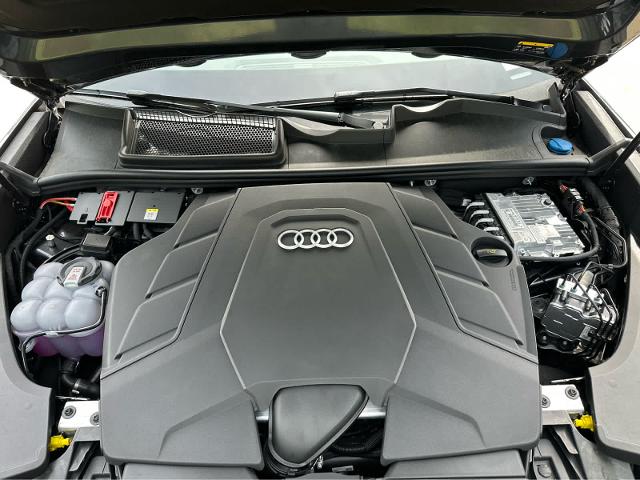 2025 Audi Q8 Vehicle Photo in HOUSTON, TX 77090
