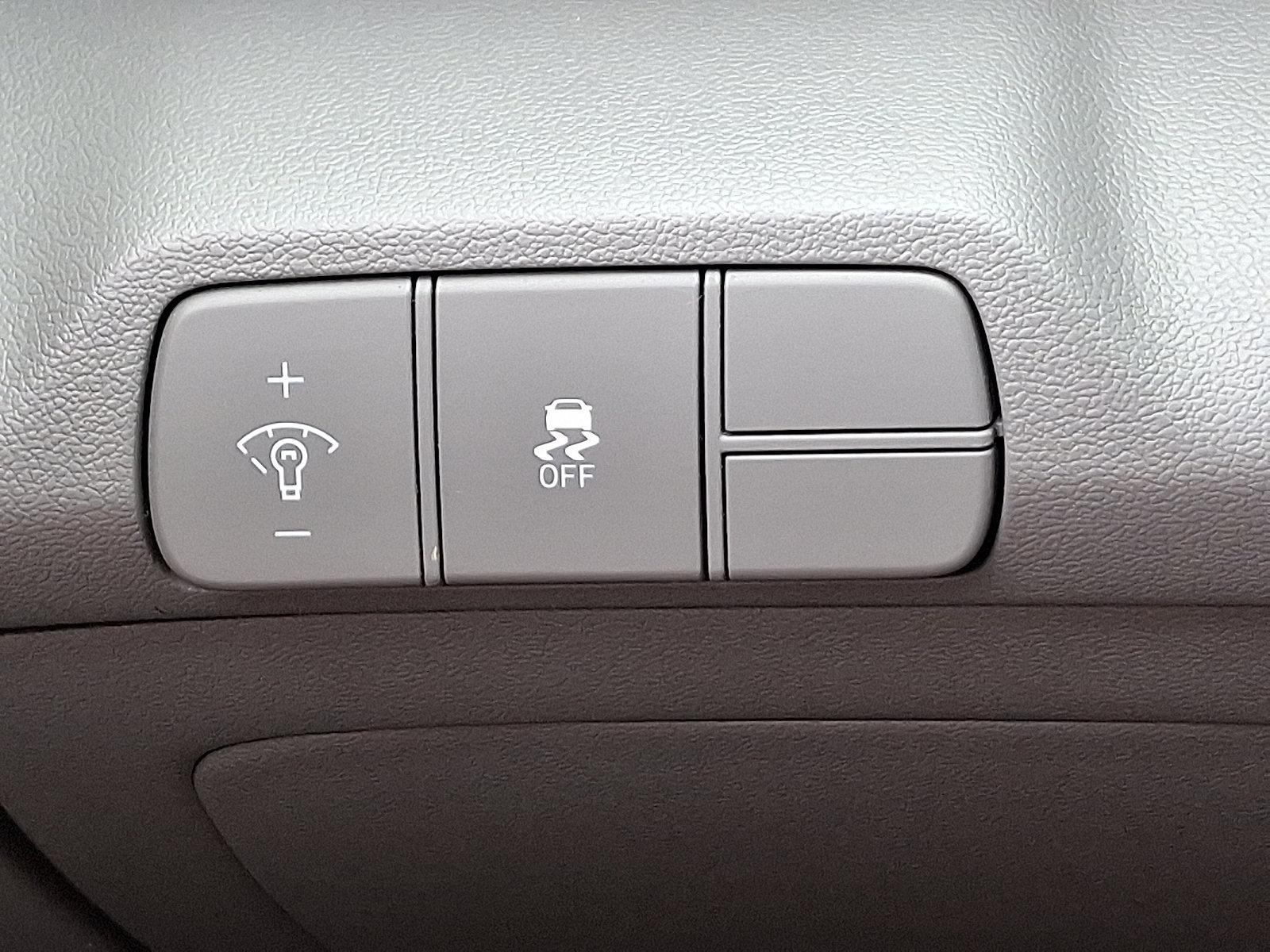 2024 Hyundai ELANTRA Vehicle Photo in Trevose, PA 19053