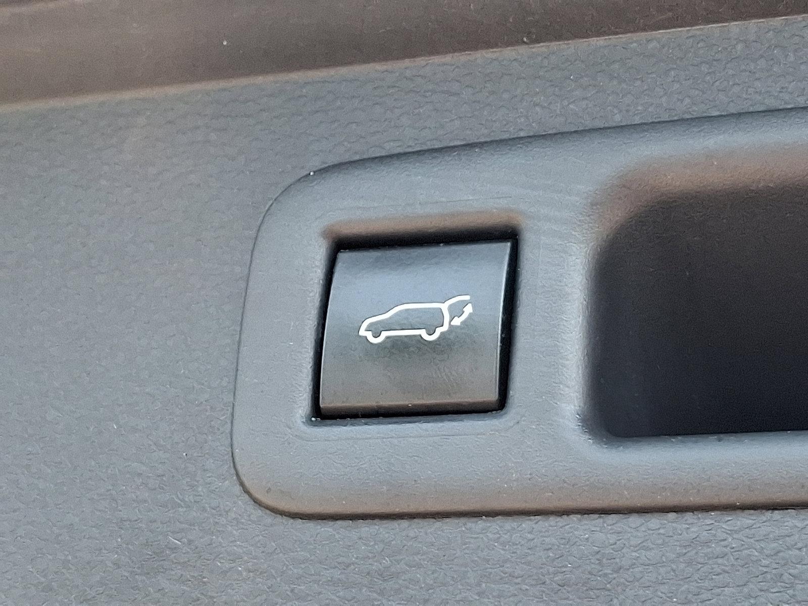 2023 Toyota Highlander Vehicle Photo in Trevose, PA 19053