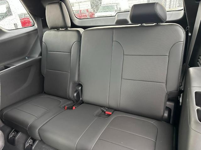 2023 Chevrolet Traverse Vehicle Photo in COLUMBIA, MO 65203-3903