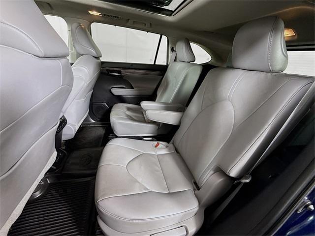 2023 Toyota Highlander Vehicle Photo in Everett, WA 98204
