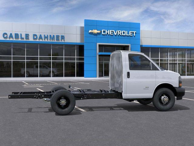 2025 Chevrolet Express Commercial Cutaway Vehicle Photo in TOPEKA, KS 66609-0000
