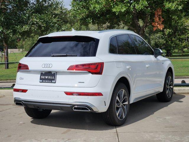 2024 Audi Q5 Vehicle Photo in HOUSTON, TX 77090