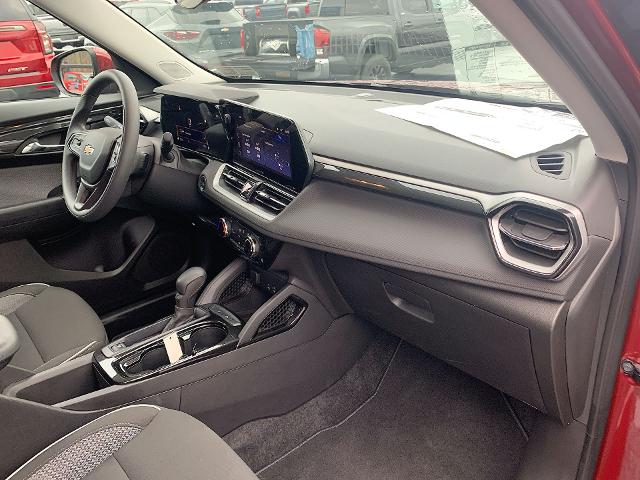 2025 Chevrolet Trailblazer Vehicle Photo in MOON TOWNSHIP, PA 15108-2571