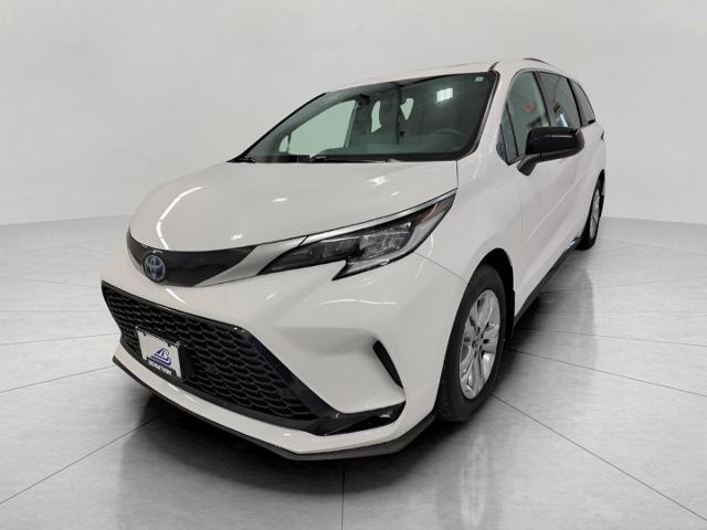 2023 Toyota Sienna Vehicle Photo in Oshkosh, WI 54904