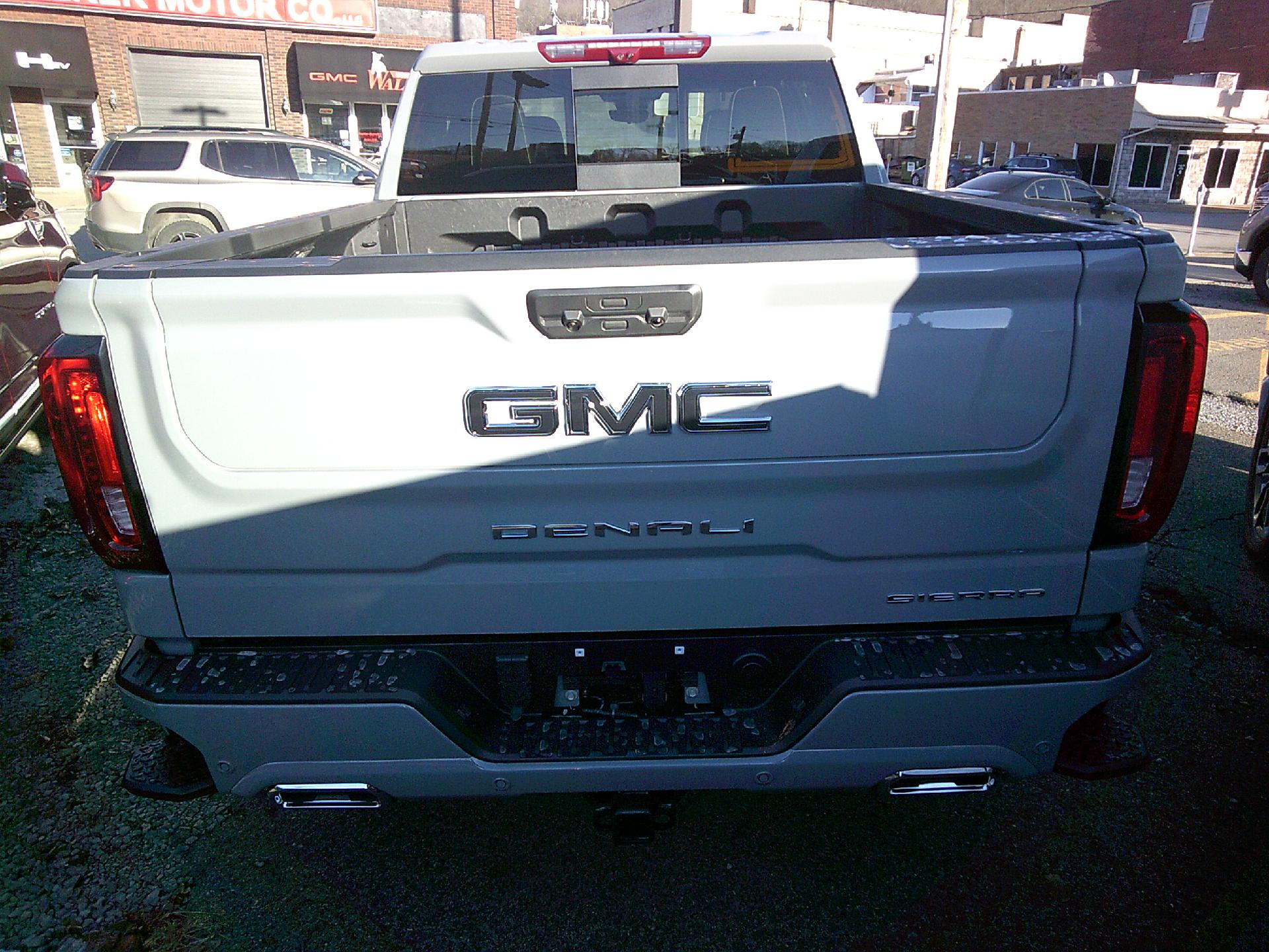 2025 GMC Sierra 1500 Vehicle Photo in KITTANNING, PA 16201-1536