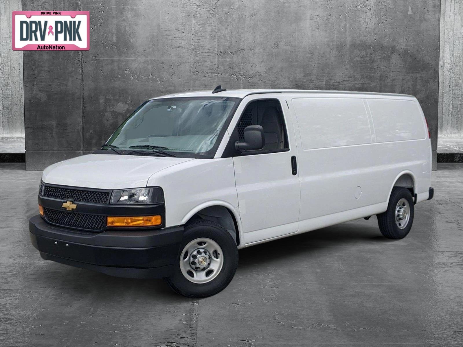 2025 Chevrolet Express Cargo 2500 Vehicle Photo in PEMBROKE PINES, FL 33024-6534