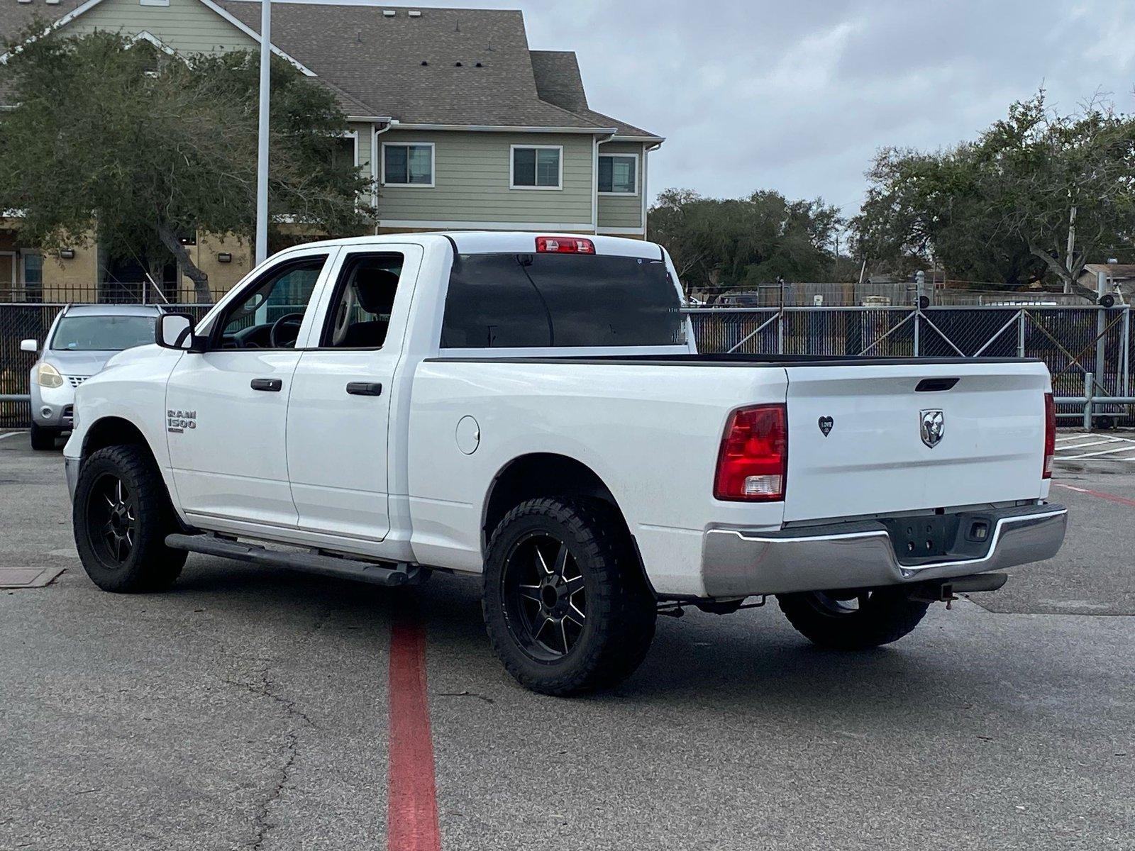 2019 Ram 1500 Classic Vehicle Photo in Corpus Christi, TX 78415